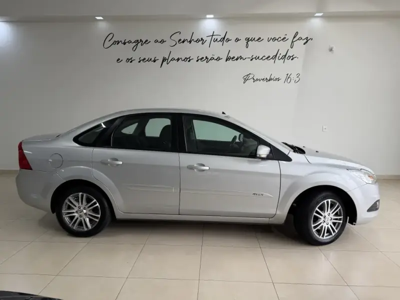 Focus Sedan - Foto