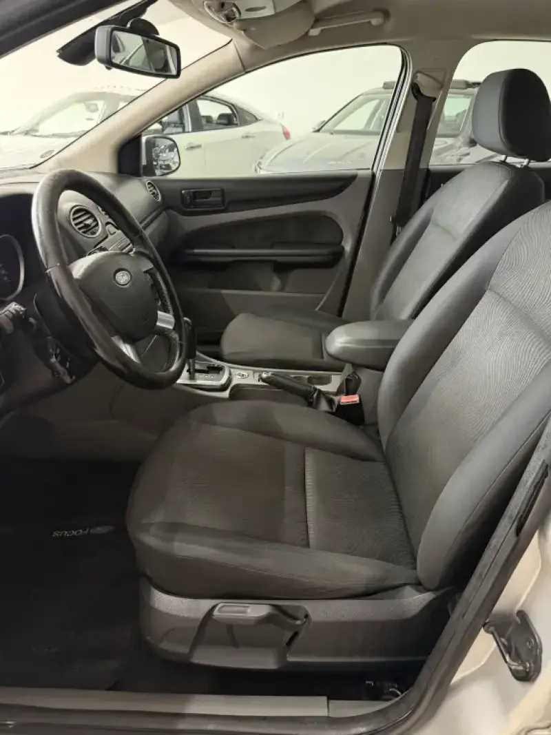 Focus Sedan - Foto