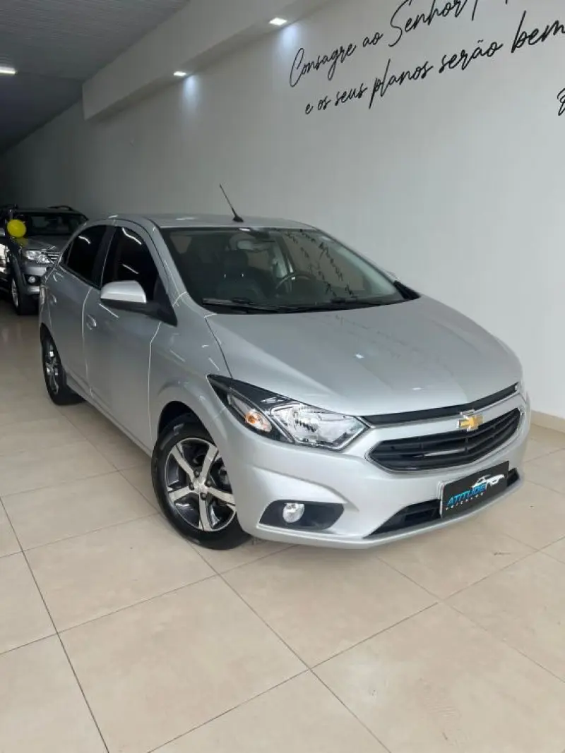Onix Hatch - Foto