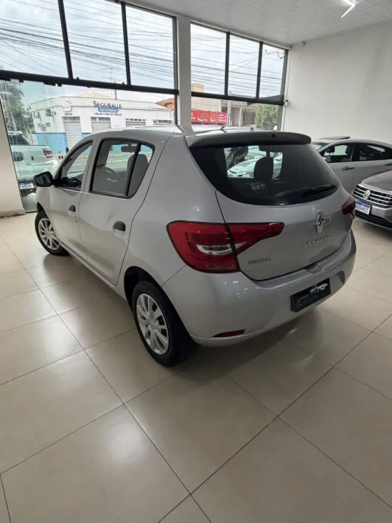 Sandero - Foto