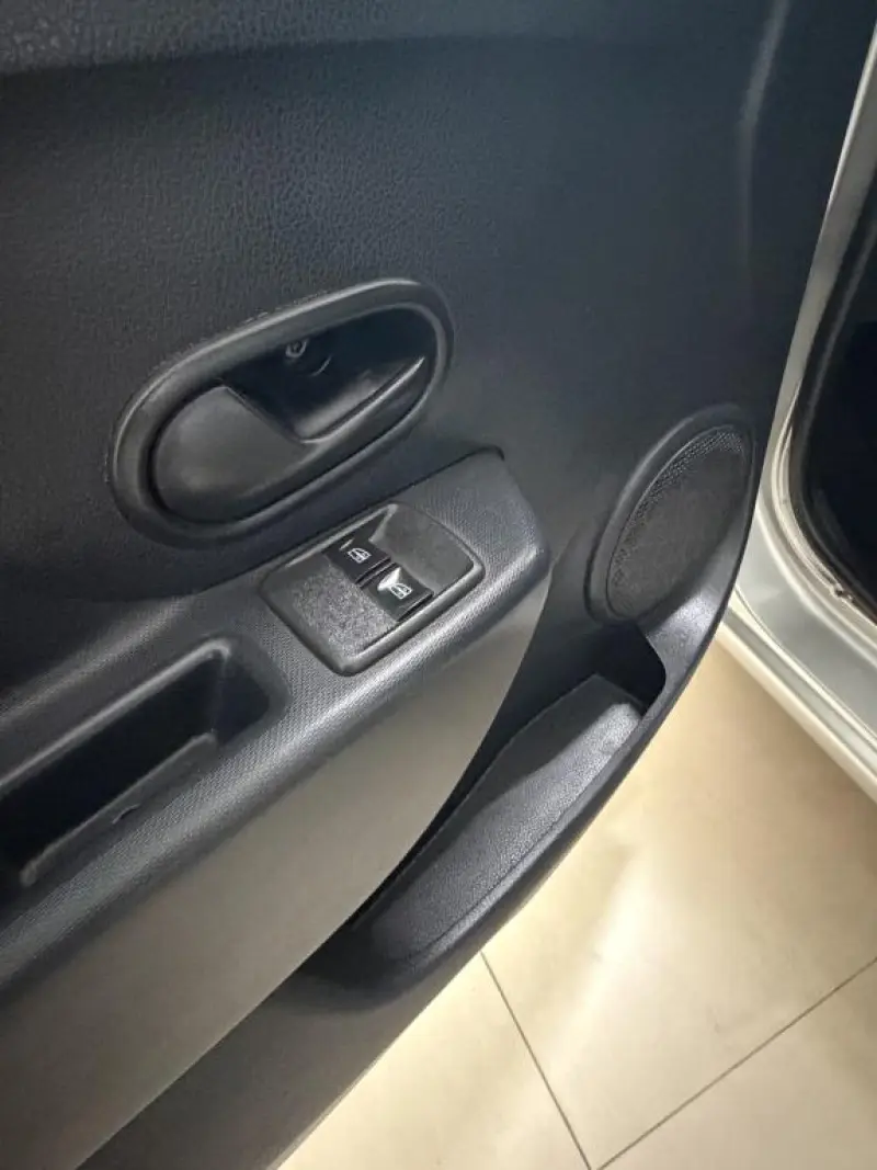 Sandero - Foto